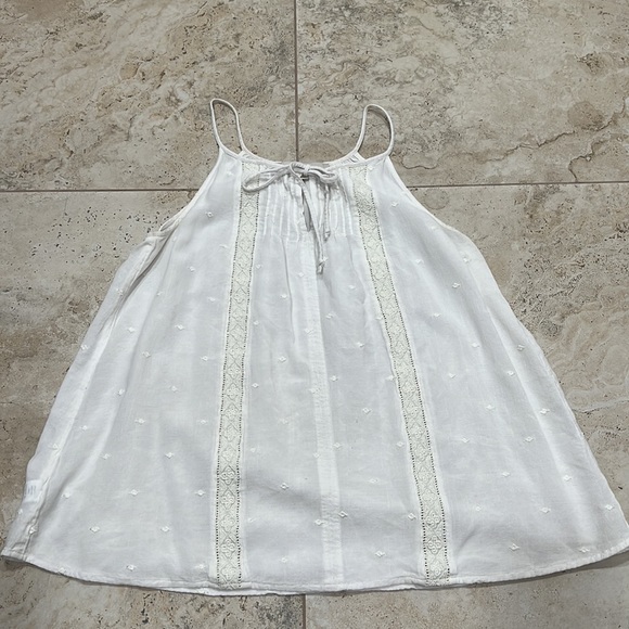 LOFT Tops - LOFT by Ann Taylor off-white spaghetti strap lace embroidered XS top